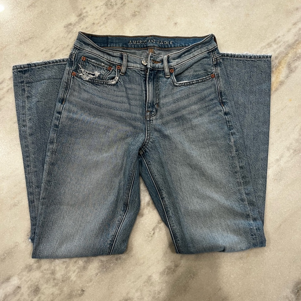American Eagle size 2 regular – in excellent condition!!